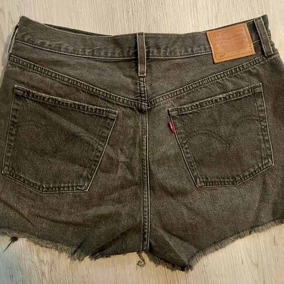 501® ORIGINAL FIT HIGH RISE WOMEN'S SHORTS - Picture 5 of 6